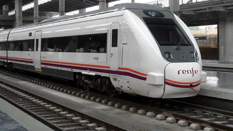 Tren de media distancia de Renfe. | FOTO: RENFE