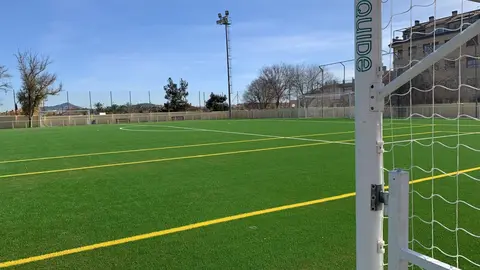 El campo de f&uacute;tbol de Churra abre al p&uacute;blico con la instalaci&oacute;n del nuevo c&eacute;sped artificial (Foto: Ayto Murcia)