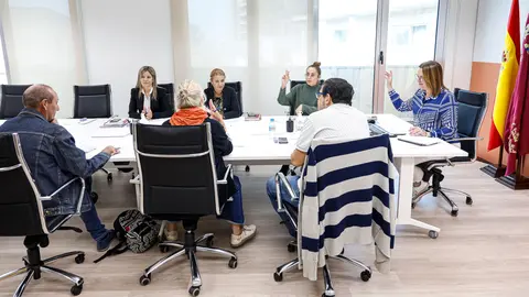 Reuni&oacute;n del jurado de los premios 25N (Foto: CARM)