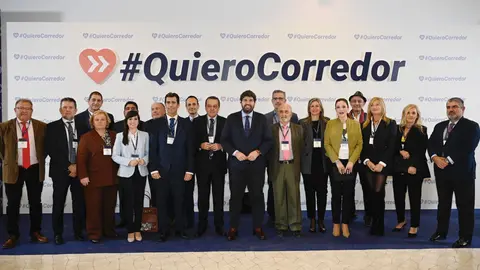 L&oacute;pez Miras, junto a Albarrac&iacute;n, el consejero D&iacute;ez de Revenga, Ana Bel&eacute;n Mart&iacute;nez Nicol&aacute;s (Mercadona), Olga Garc&iacute;a (Caixabank), Mart&iacute;nez Miralles (Grupo Caliche) y otros empresarios murcianos