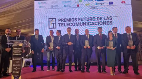 Los galardonados con los V Premios &lsquo;Futuro de las Telecomunicaciones&rsquo; (foto: CARM)