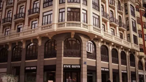 Local de Five Guys situado en la Plaza Santo Domingo de Murcia (foto: Five Guys)