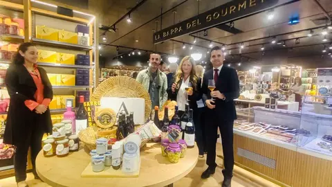 Rafael &Aacute;lvarez-Ossorio, director de El Corte Ingl&eacute;s de Murcia, en el nuevo Club del Gourmet