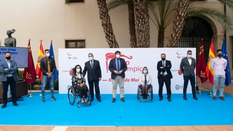 Imagen de la presentaci&oacute;n del proyecto 'Relevo paral&iacute;mpico' (Foto: CARM)
