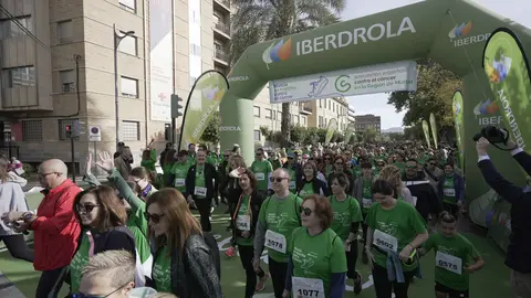 Participantes en la marcha &lsquo;Murcia en Marcha Contra el C&aacute;ncer&rsquo; (foto: Iberdrola)