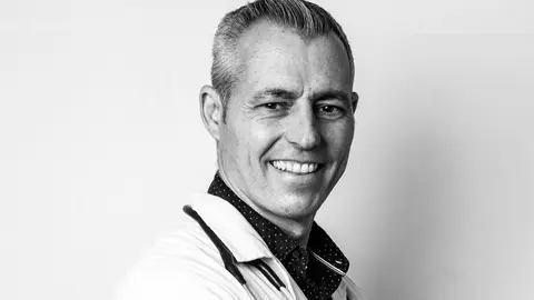 Vladimir Salazar, m&eacute;dico y fundador de 'Never Surrender'