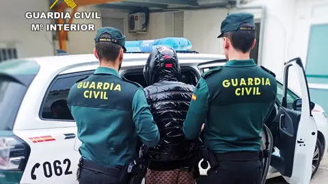La Guardia Civil Detiene en Alquer&iacute;as a un joven por tentativa de homicidio y varios robos en viviendas y veh&iacute;culos (foto: Guardia Civil)