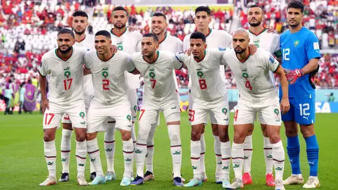 La selecci&oacute;n de f&uacute;tbol de Marruecos antes del enfrentamiento con B&eacute;lgica en el Mundial de Qatar (Foto: Nick Potts/PA Wire/dpa)