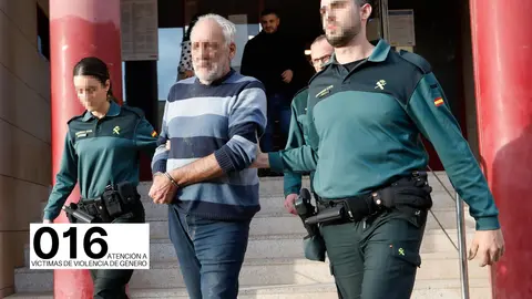 El acusado a su salida del Juzgado de Guardia, a 5 de diciembre de 2022, en Totana, Murcia (Espa&ntilde;a). La Guardia Civil ha detenido a un individuo de 68 a&ntilde;os por haber matado presuntamente a su pareja, de 56 a&ntilde;os, en el domicilio que compart&iacute;an en la Urbanizaci&oacute;n Camposol (Foto: Edu Botella, Europa Press)