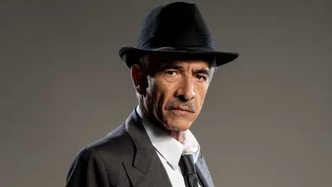 Imanol Arias, caracterizado como Willy Loman, el inolvidable protagonista de la obra de Arthur Miller 'Muerte de un viajante'