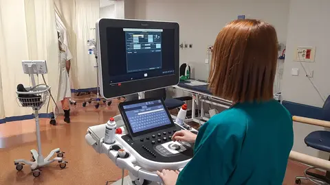 Uno de los nuevos equipos instalados en el servicio de Cardiolog&iacute;a del hospital Rafael M&eacute;ndez (Foto: CARM)