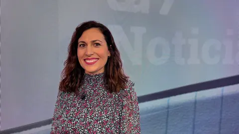 Mayte Salmer&oacute;n, maestra y escritora