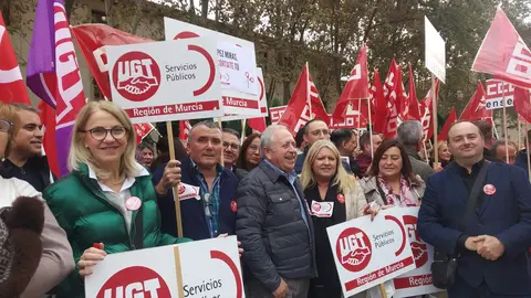 Concentraci&oacute;n en defensa de los servicios p&uacute;blicos