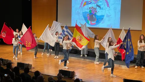 El coro 'A Small Choir for a Great Continent' represent&oacute; el concierto 'Traditional Sounds and Christmast Songs' en el Auditorio (Foto: CARM)