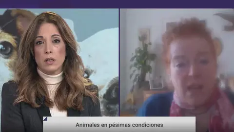 Tati Garc&iacute;a (izq.) entrevista a Amalia Melendreras