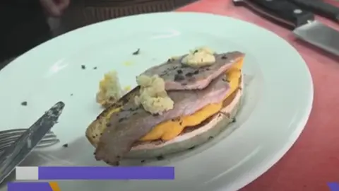 Receta: Ventresca de at&uacute;n rojo con base de salmorejo y salsa inglesa
