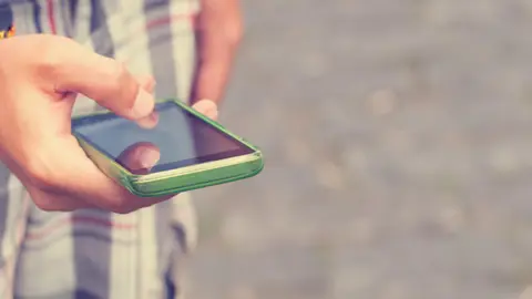 La Polic&iacute;a Nacional detiene a nueve personas por distribuci&oacute;n de pornograf&iacute;a infantil a trav&eacute;s de una aplicaci&oacute;n de mensajer&iacute;a