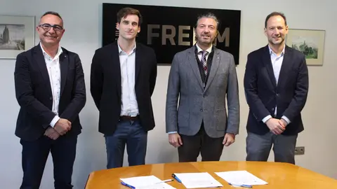 De izq. a der., Antonio Esp&iacute;n (Aremur), Guillermo Raga (I-DE), Alfonso Hern&aacute;ndez Zapata (FREMM) y Miguel &Aacute;ngel Cerd&aacute;n (Iberdrola)