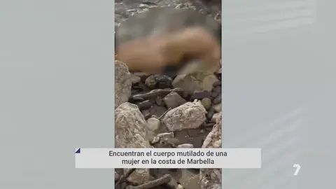 Imagen que se ha hecho viral en redes sociales del cad&aacute;ver de una mujer encontrado en Marbella (M&aacute;laga)