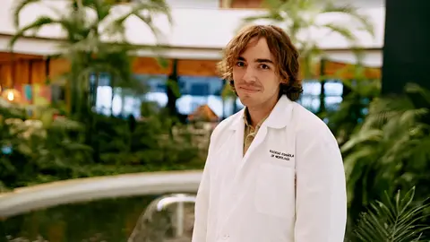 Adri&aacute;n Valls, uno de los dos doctores seleccionados por la SEN