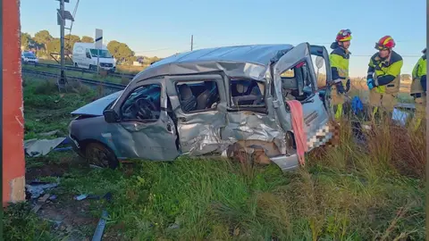 Un tren arrolla a un veh&iacute;culo en Alumbres