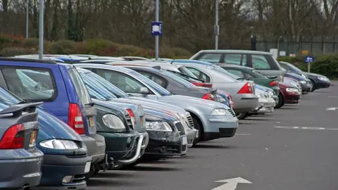 Coches aparcados en Murcia