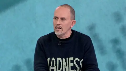 Gin&eacute;s S&aacute;nchez, escritor