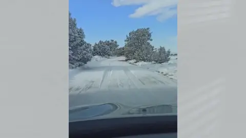 Imagen de una de las carreteras nevadas de El Sabinar (Moratalla)