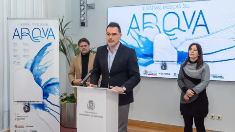 Carlos Pi&ntilde;ana presenta las actividades en el Arqva