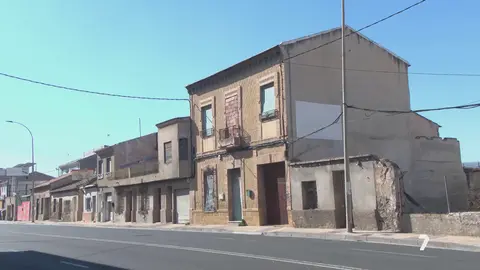 Una de las viviendas ocupadas en la pedan&iacute;a murciana de Aljucer (foto: La 7)
