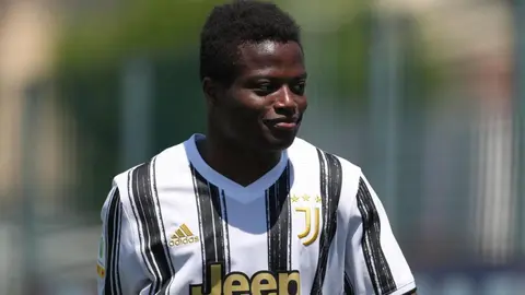 Ange Chibozo, con la camiseta de la Juventus de Tur&iacute;n