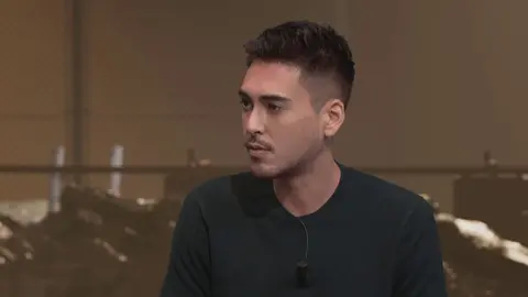 Antonio Consuegra, cantante de la banda 'Solo nos quieren los domingos' (foto: La 7)