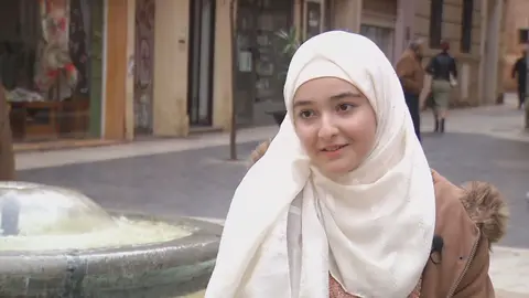 Tasnim, la joven siria que aprende espa&ntilde;ol a marchas forzadas en Siria para ser cardi&oacute;loga