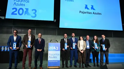 Premiados con dos 'Pajaritas azules'. Cuarto por la izquierda, Diego Jos&eacute; Mateos, alcalde de Lorca