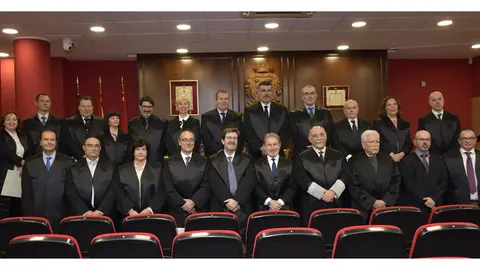 Medallas de oro y plata a los abogados que cumplen 50 y 25 a&ntilde;os de profesi&oacute;n