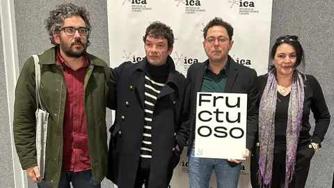 El comisario de la exposici&oacute;n, &Aacute;ngel Calvo, el pintor Miguel Fructuoso, el director general del ICA, Manuel Cebri&aacute;n, y la coordinadora de la sala Ver&oacute;nicas, Rosa Mi&ntilde;ano, en la presentaci&oacute;n del libro cat&aacute;logo del Cendeac (Foto: CARM)