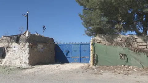 Casa del pr&oacute;fugo que busca la Guardia Civil en Lorca (foto: La 7)