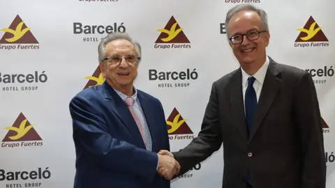 Tom&aacute;s Fuertes y Sim&oacute;n Pedro Barcel&oacute; firman su nueva alianza