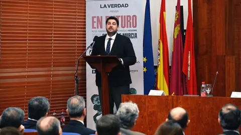 L&oacute;pez Miras, durante el foro 'En Futuro: Regi&oacute;n de Murcia', organizado por el diario La Verdad