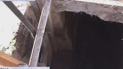 Una da las arquetas que est&aacute; descubierta por la sustracci&oacute;n de la tapa (foto: La 7)