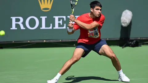 Carlos Alcaraz, entrenando en Indian Wells