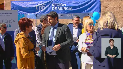 El PP recoge firmas para frenar el hachazo al trasvase