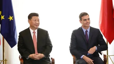 El presidente de China, XI Jinping, junto al presidente del Gobierno de Espa&ntilde;a, Pedro S&aacute;nchez (foto: Europa Press)