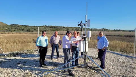El consejero Antonio Luengo visit&oacute; la nueva estaci&oacute;n agrometereol&oacute;gica del IMIDA, ubicada en Moratalla.