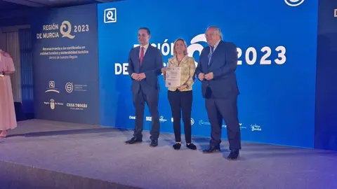 Recogida del 'Certificado Q' (foto: Ayuntamiento de Cartagena)