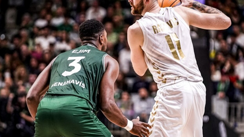 Imagen del partido entre Unicaja y UCAM Murcia CB de la Champions League de baloncesto (83-67)