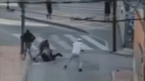 Brutal pelea en Mazarr&oacute;n