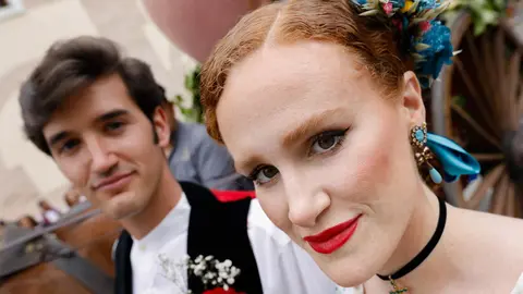 Dos huertanos en el desfile del Bando de la Huerta, el d&iacute;a m&aacute;s grande de las Fiestas de Primavera de Murcia, a 19 de abril de 2022, en Murcia (Espa&ntilde;a). El desfile del Bando de la Huerta consiste en una cabalgata de 80 carrozas, bandas de m&uacute;sica (foto: Europa Press)