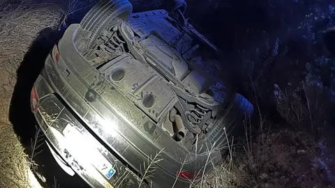 Veh&iacute;culo siniestrado en la carretera N-344, a la altura del kil&oacute;metro 92, en Yecla (foto: 061)