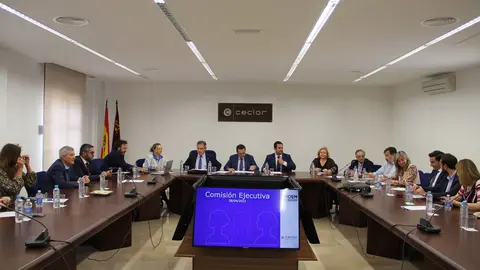 Comisi&oacute;n ejecutiva de la CROEM en la sede de Ceclor